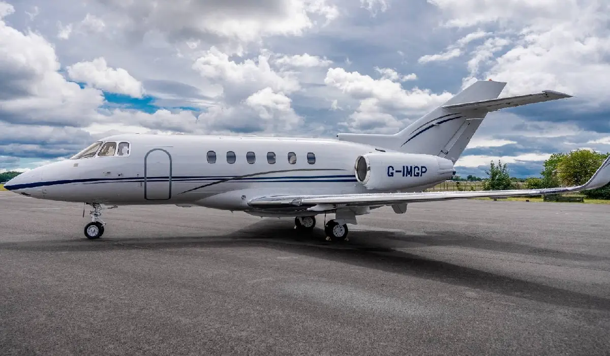 Beechcraft - Hawker 800XP - Private Jet Rentals - Preowned Private Jets - Exclusive Concierge Club.webp